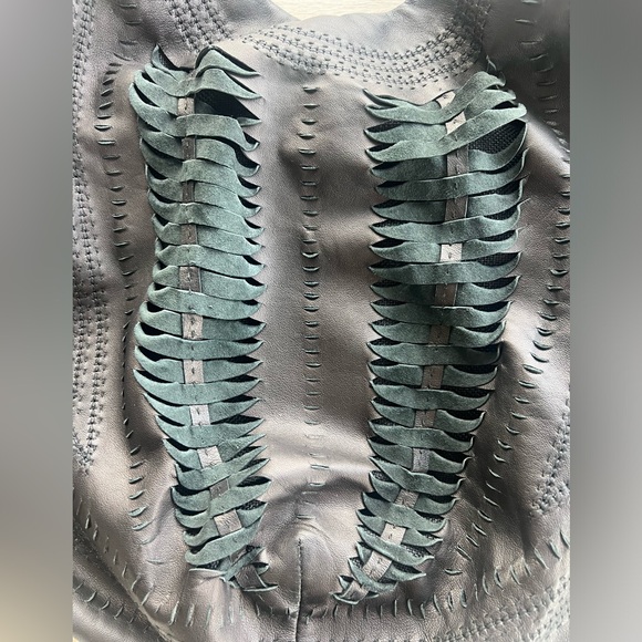 Elie Tahari 100% Leather Hobo Bag in Black NWOT - Picture 7 of 17